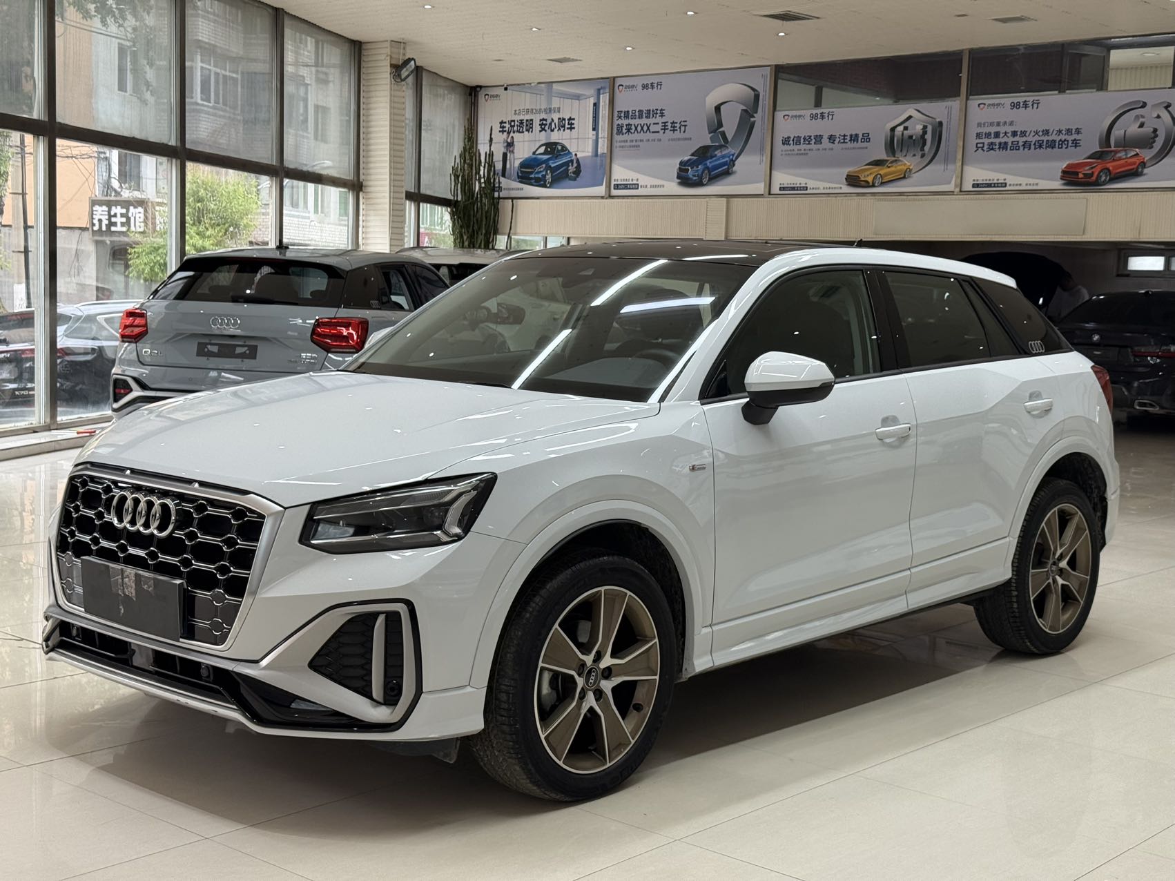 Audi Q2L