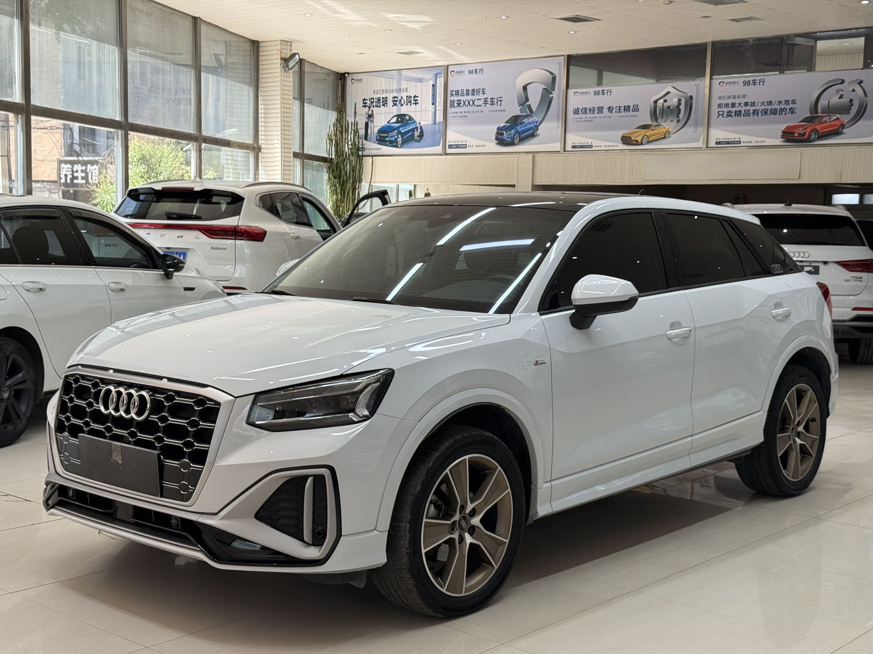 Audi Q2L