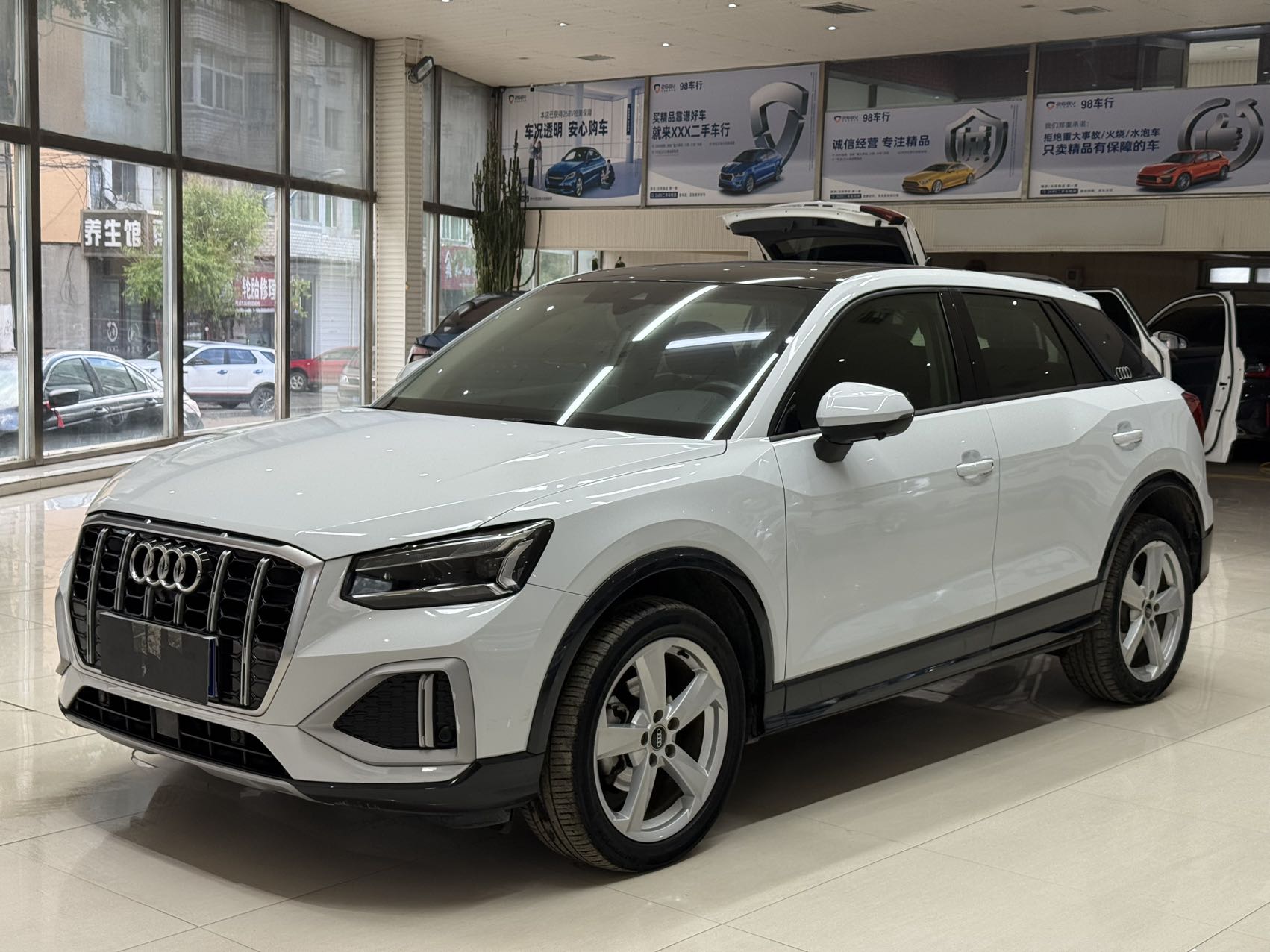 Audi Q2L
